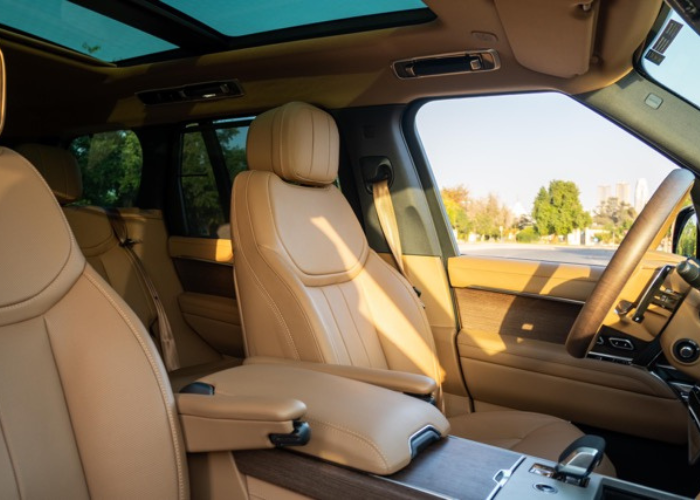 Land Rover Range Rover Vogue 3.png